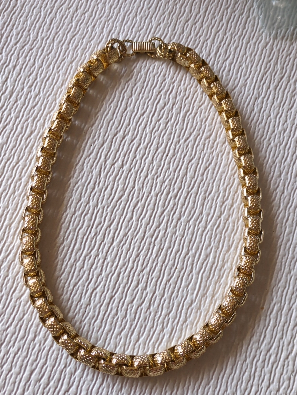 ☀️A1 Vintage 1970s Sarah Coventry Gold-Tone Textured Box Link Chain Necklace 16"